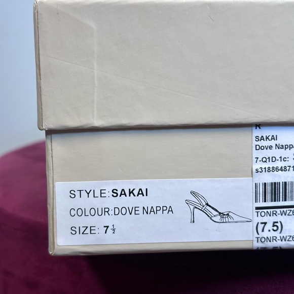 Like new Tony Bianco Sakai Slingback Pump in Dove Nappa leather pointed kitten - Picture 3 of 10